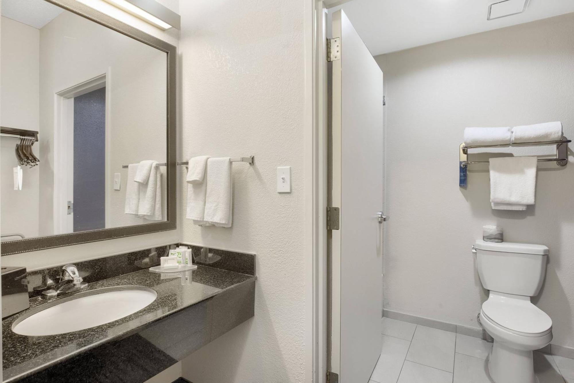 Fairfield Inn And Suites Mobile Bagian luar foto