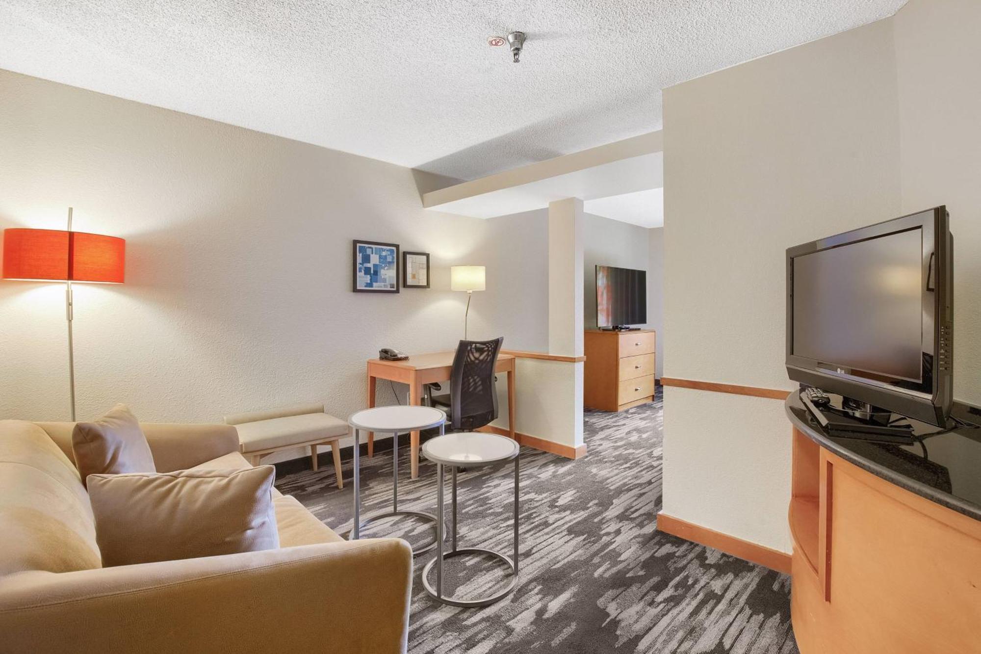 Fairfield Inn And Suites Mobile Bagian luar foto