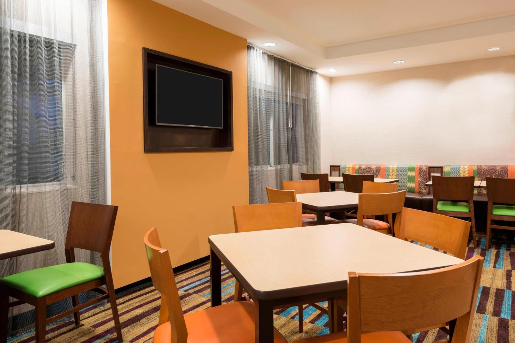 Fairfield Inn And Suites Mobile Bagian luar foto